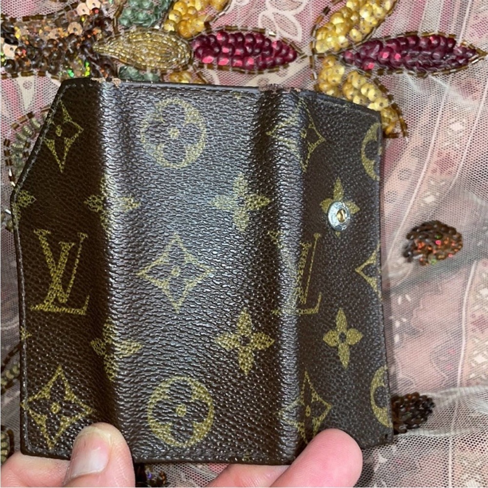 GUC Louis Vuitton Monogram Vintage Key Holder - Picture 2 of 4